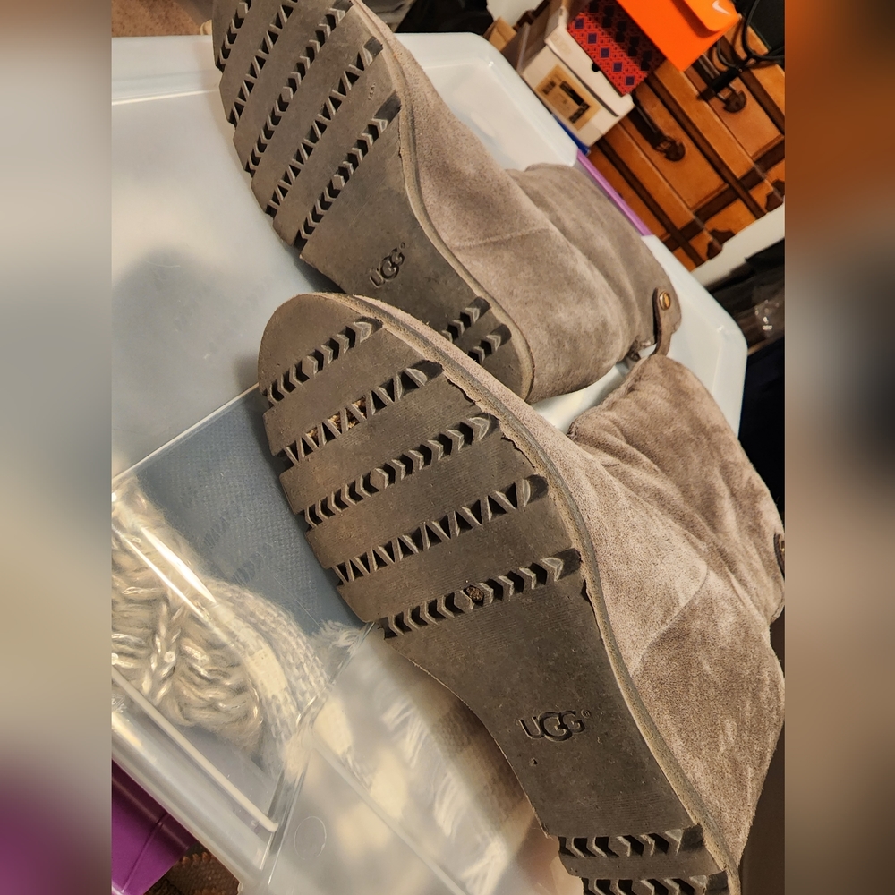 Ugg Wedge Boot - Picture 2 of 4